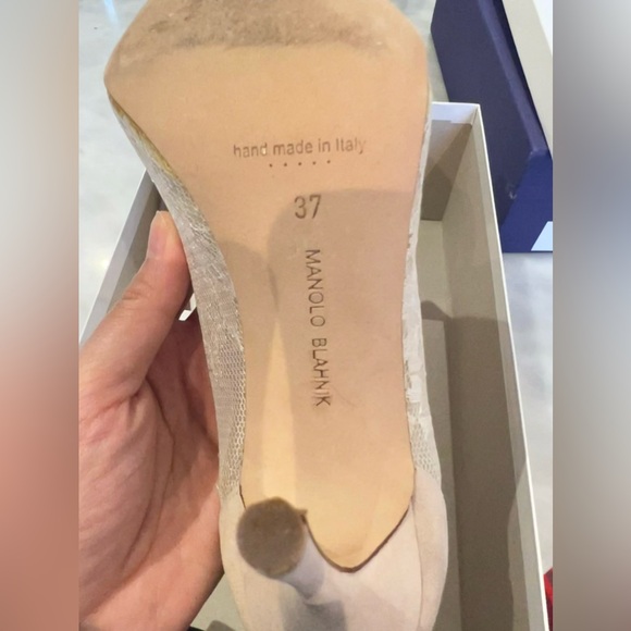 Like New Manolo Blahnik Solola Heels (only tried on for wedding photography) - Picture 9 of 11
